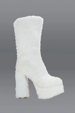 AZALEA WANG COZY CUTIE FAUX FUR CHUNKY PLATFORM BOOT IN WHITE -Azalea Wang store azalea wang cozy cutie faux fur chunky platform boot in white white 1 1 c1