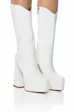 AZALEA WANG KACEY CHUNKY PATENT WESTERN BOOT IN WHITE