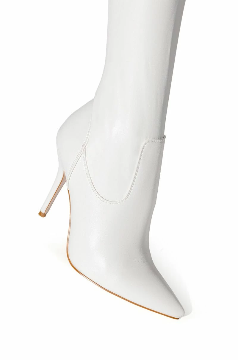 **SLIM FIT** AZALEA WANG LOVE IS IN THE AIR SEXY STILETTO PANT BOOT IN WHITE - Image 4