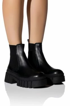 GENUINE LEATHER UPROAR CHELSEA BOOTIE IN BLACK